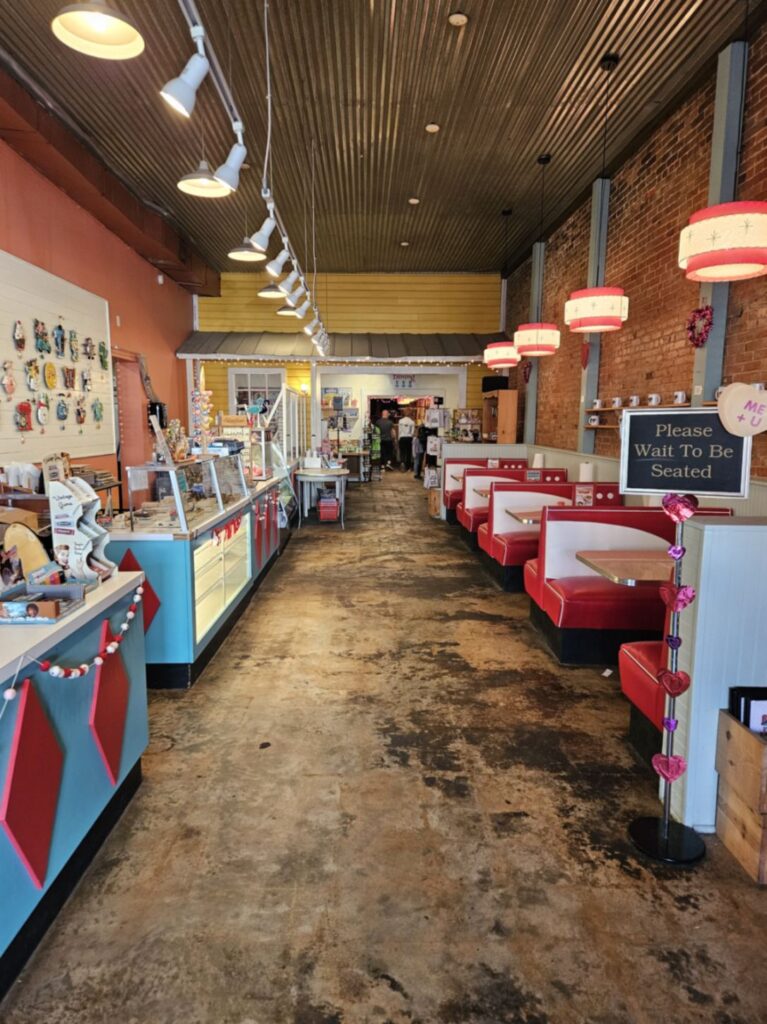 Boomerang Pizza Kitchen 3
